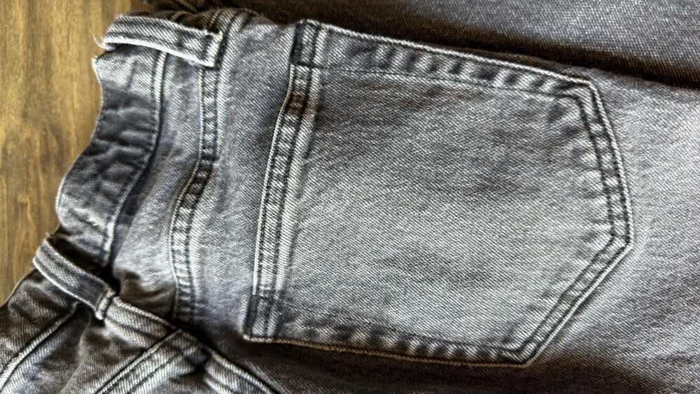 Abercrombie & Fitch Curve Love The '90s Straight Ultra High Rise Jeans - Picture 4 of 5